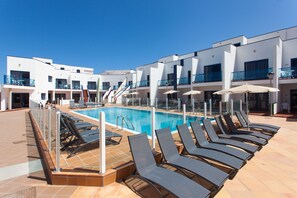 2 outdoor pools, open 10 AM to 6 PM, pool umbrellas, pool loungers - TAO El Cotillo (La Oliva)
