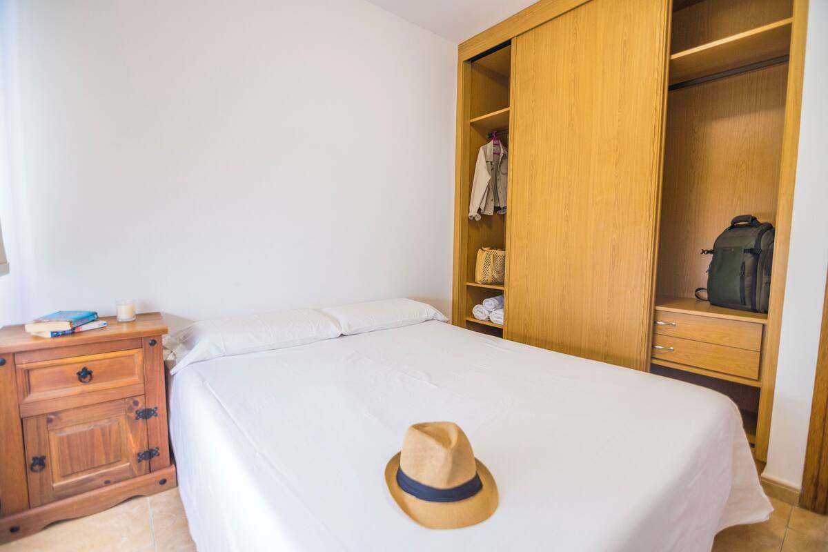 1 bedroom, desk, free WiFi, bed sheets