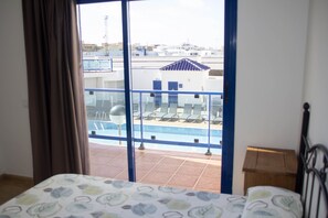 Apartment, 2 Bedrooms, Pool View (3 personas) | 1 bedroom, desk, free WiFi, bed sheets - TAO El Cotillo (La Oliva)