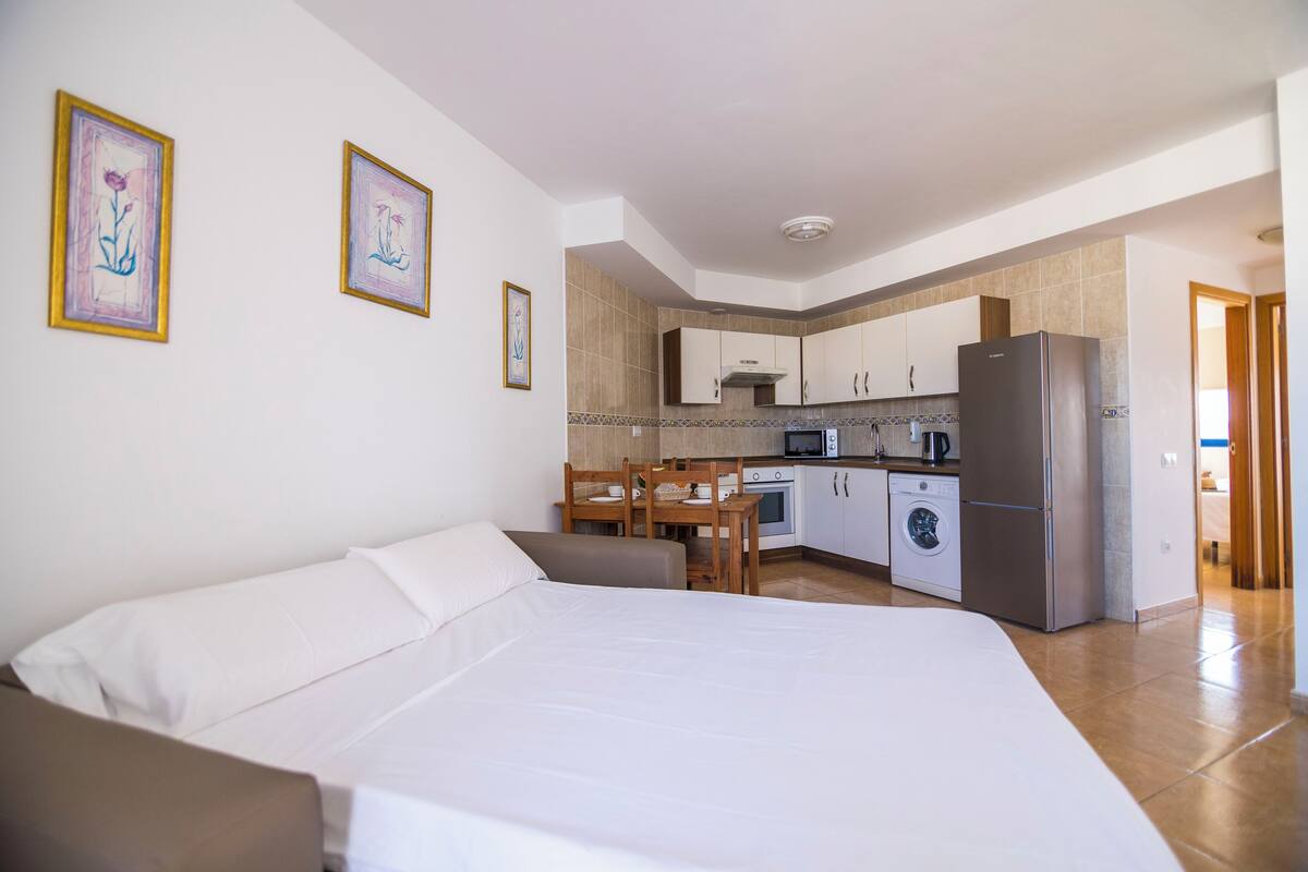 1 bedroom, desk, free WiFi, bed sheets