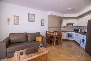 Standard Apartment, 1 Bedroom | Living room | Plasma TV - TAO El Cotillo (La Oliva)