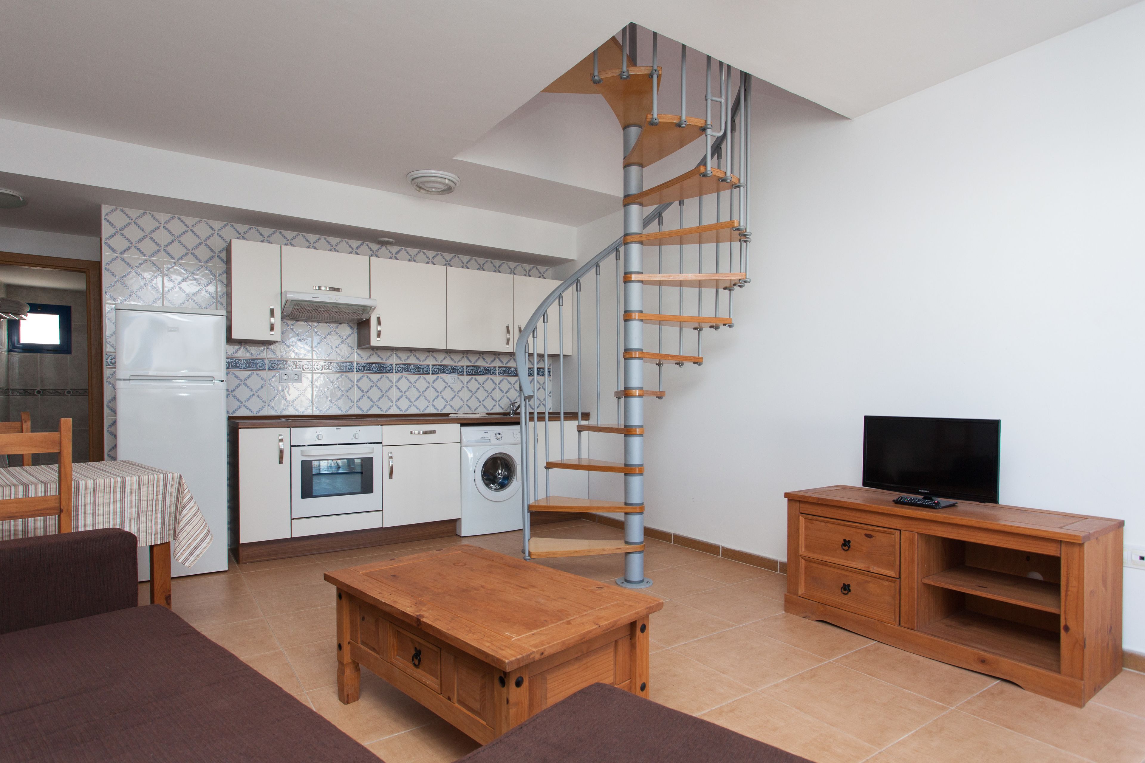 Apartment, 2 Bedrooms, Pool View (4 personas) | Private kitchen | Full-sized fridge, microwave, oven, stovetop