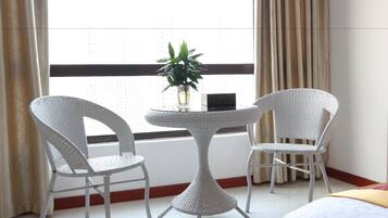 Schreibtisch, kostenloses WLAN