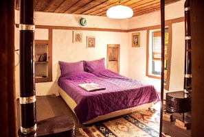 Camera Basic, 1 letto king, bagno in camera | Ferro/asse da stiro, letti aggiuntivi (a pagamento), Wi-Fi gratuito