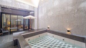 Suite Présidentielle (Outside Spa not available)