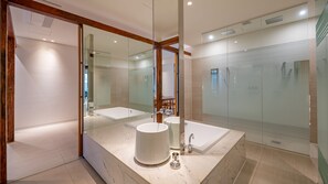 Presidential Suite (Outside Spa not available) | Premium bedding, desk, laptop workspace, free WiFi - Jeonju Hotel Barahan (Jeonju)