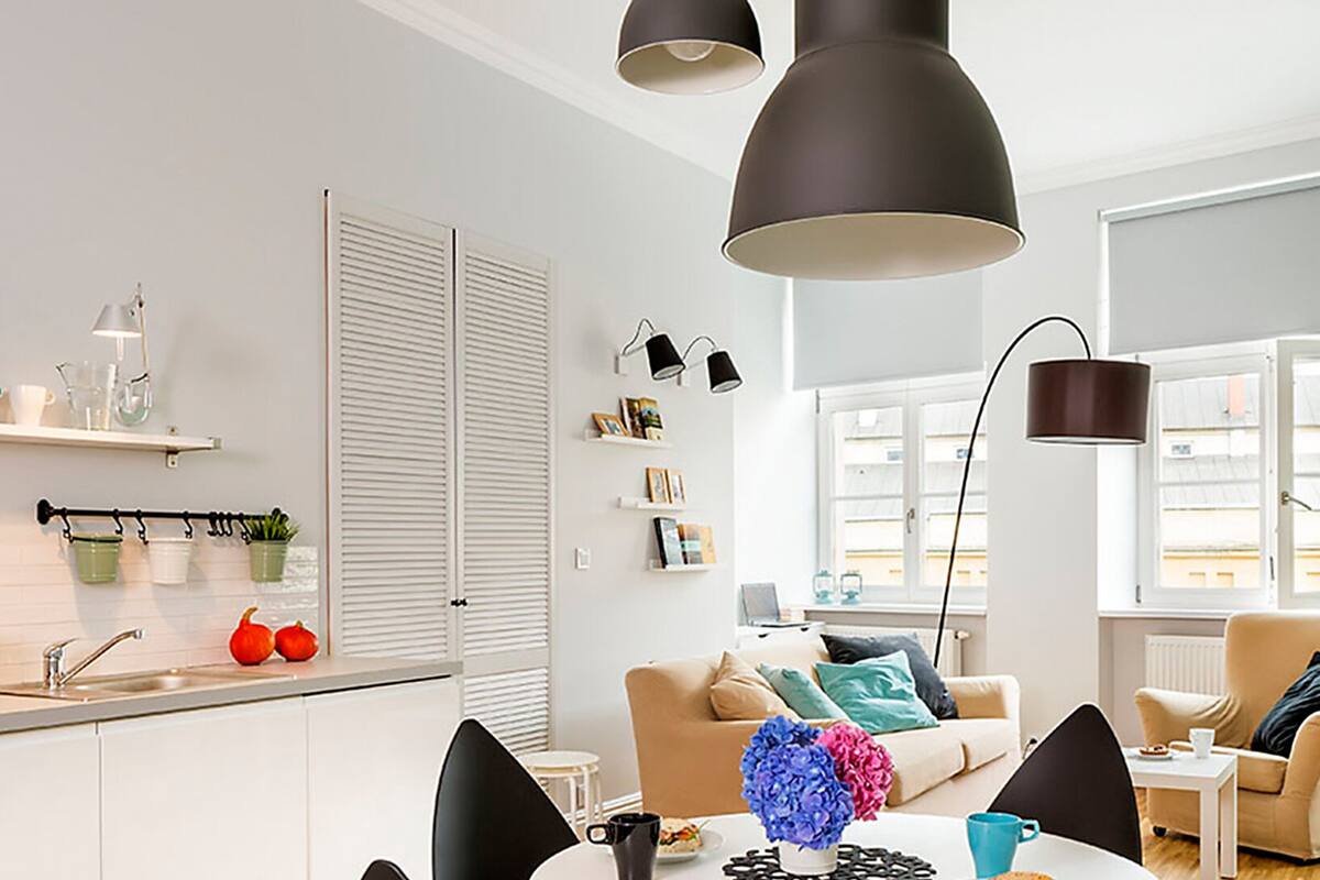 Leilighet – design, 1 soverom, tekjøkken, byutsikt | Oppholdsområde | En 40-tommers TV med kabel-kanaler