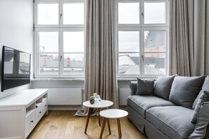 Luxury-Apartment, 1 Schlafzimmer, Kochnische, Stadtblick | Zimmerausstattung