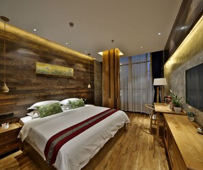 Chambre Design double | Bureau, rideaux d’obscurcissement, fer et planche à repasser