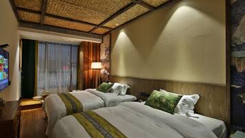 Design Twin Room | Desk, blackout curtains, iron/ironing board, free WiFi