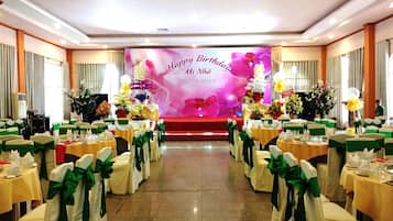 Banquet hall