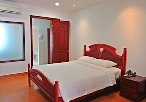 Executive Double Room, 1 Bedroom | Television - Mango Garden Resort (Bien Hoa)