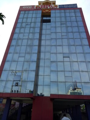 Exterior - Hotel Grand Luit (Guwahati)