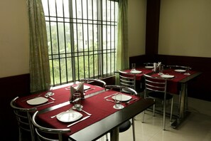 Restaurant - Hotel Grand Luit (Guwahati)
