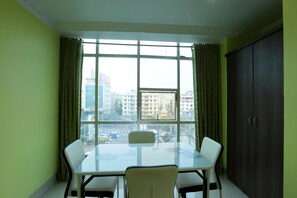 Wasserkocher mit Kaffee-/Teezubehör