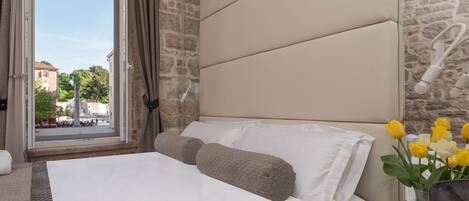 Design Double or Twin Room, 1 Bedroom, City View(Room 11) | Sengetøy av topp kvalitet, minibar og safe på rommet