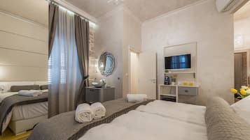 Design Double or Twin Room, 1 Bedroom, City View(Room 12)