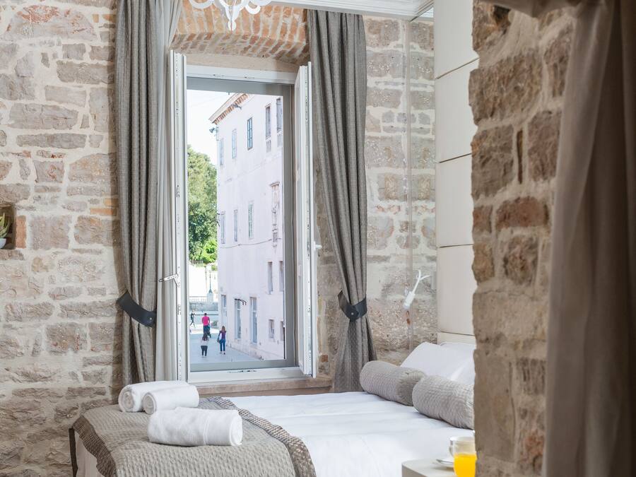 Design Double or Twin Room, 1 Bedroom, City View(Room 11) | Premium bedding, minibar, in-room safe, individually decorated