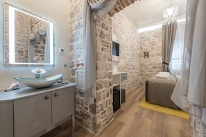 Bathroom - Zara Palace - Design Rooms (Zadar)