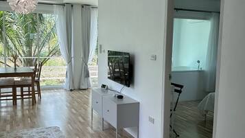 Family Suite | Blackout curtains, free WiFi, bed sheets