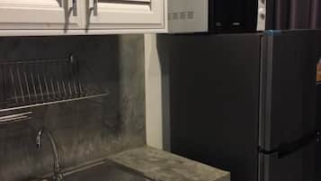 雪櫃、電熱水壺