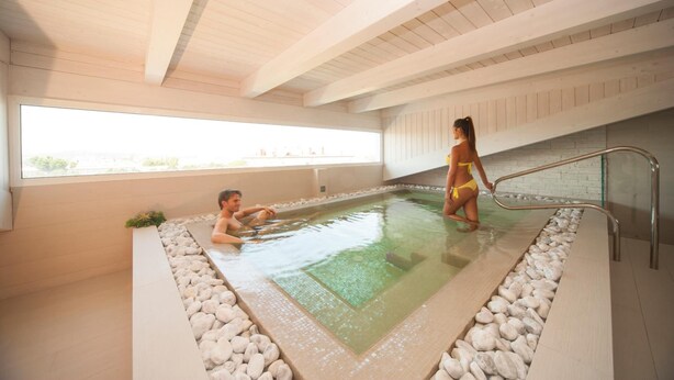 Badstue, boblebad, tyrkisk bad/hamam, aromaterapi og massasje