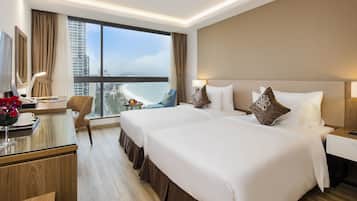 Senior Deluxe Twin Room | 1 bedroom, premium bedding, minibar, in-room safe