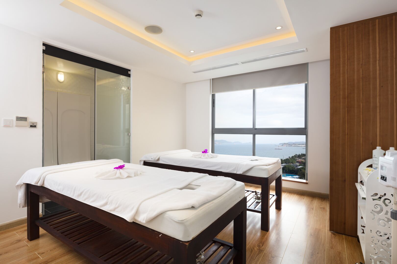 body treatments, body wraps, body scrubs, facials