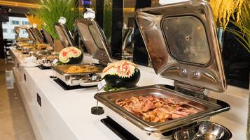 TĂ€gliches FrĂŒhstĂŒcksbuffet (310000 VND pro Person)