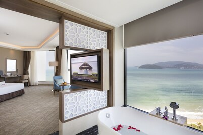 Comodo Nha Trang Hotel