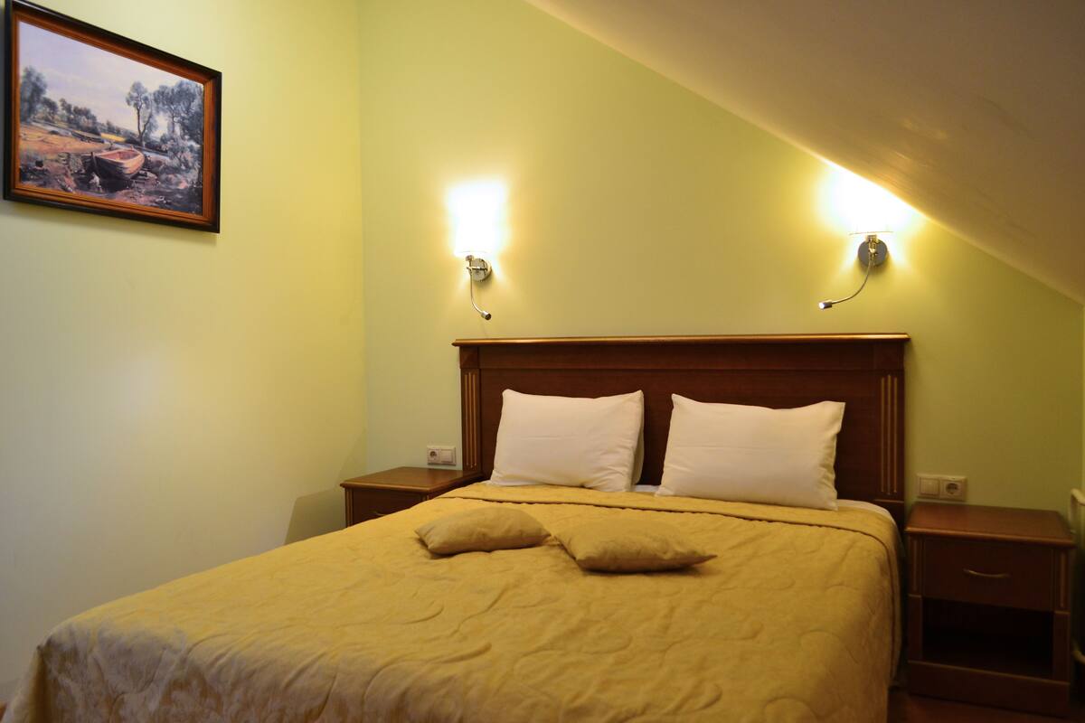 Single Room, 1 Double Bed (Attic) | 1 bedroom, iron/ironing board, free WiFi, bed sheets