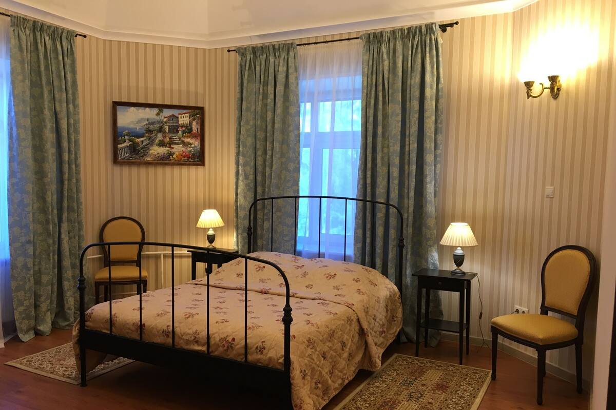 Suite, 1 Bedroom | 1 bedroom, iron/ironing board, free WiFi, bed sheets