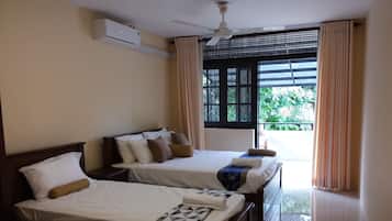 Standard Bungalow, 5 Bedrooms | Balcony