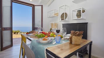 Panoramic Villa, 2 Bedrooms | Interior detail