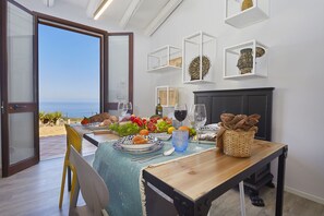 Interior detail - Villa Tari' (Castellammare del Golfo)