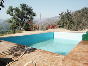 Outdoor pool - V Resorts Green Ganga Camp (Narendranagar)