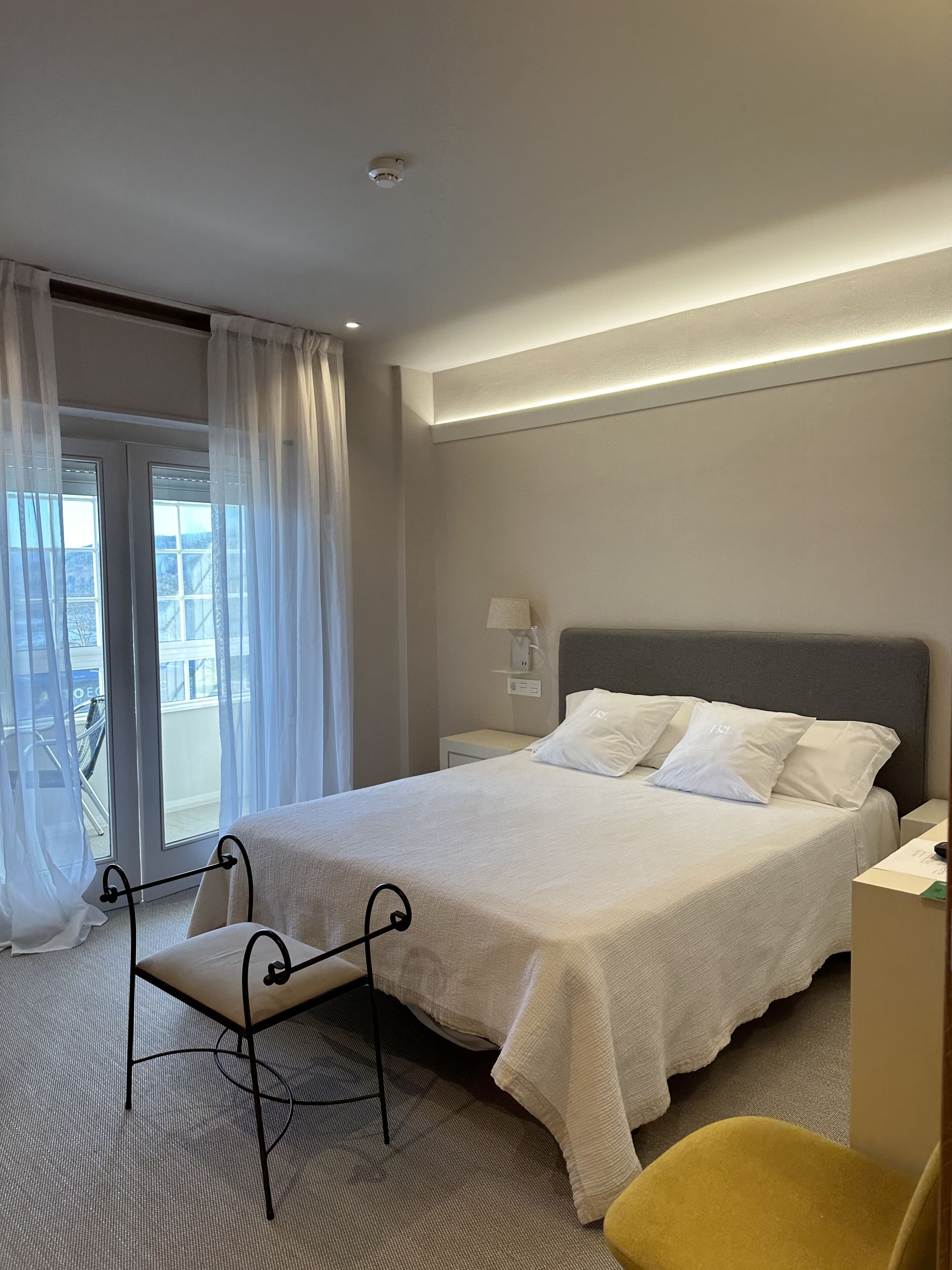 Habitación estándar doble, vistas al mar | Escritorio, wifi gratis, ropa de cama