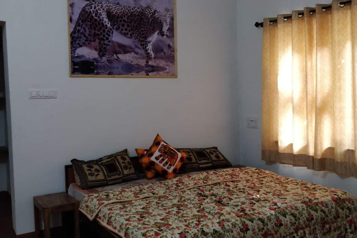 Deluxe Room (Non AC) | Rollaway beds, free WiFi