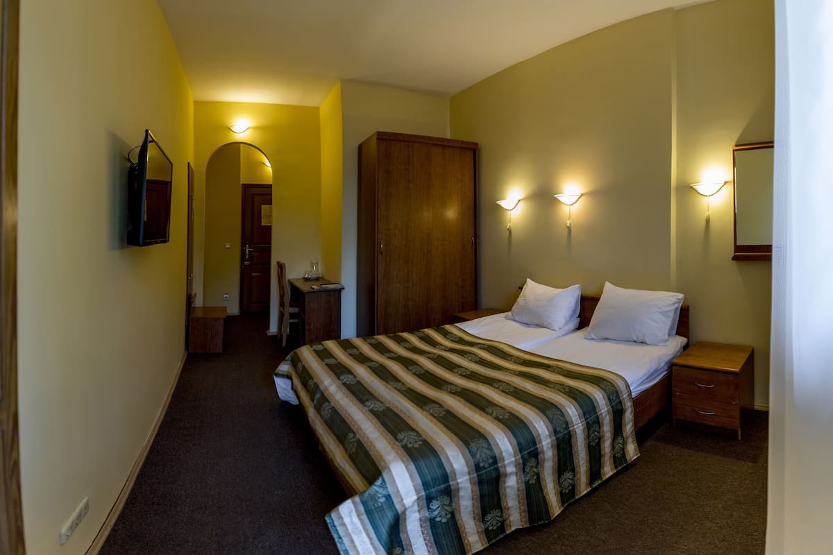 Habitación estándar con 2 camas individuales | Escritorio, cortinas opacas, sistema de insonorización