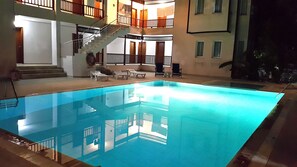 Seasonal outdoor pool, pool umbrellas, sun loungers - Residence Garden Hotel (Kemer)