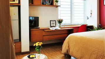Laptop workspace, iron/ironing board, WiFi, bed sheets