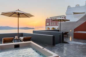 Villa | 2 bedrooms, in-room safe, laptop workspace, iron/ironing board