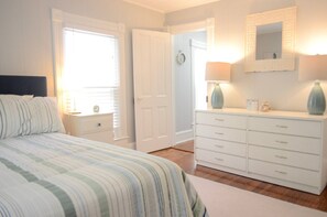 4 Schlafzimmer, Bügeleisen/Bügelbrett, Reisekinderbett, WLAN