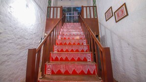 Staircase - V Resorts Ginseng Kaafal Cottage (Ranikhet)