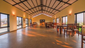 Restaurant - V Resorts Mridur Vaitarna (Trimbak)