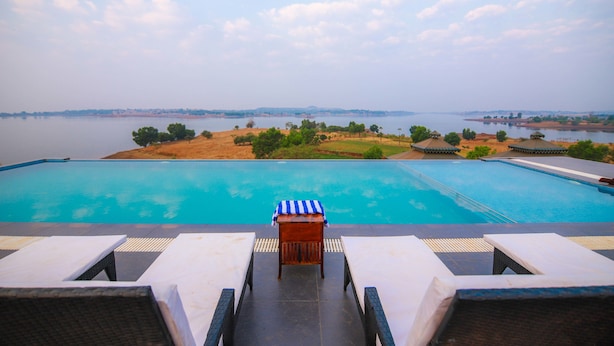 Outdoor pool - V Resorts Mridur Vaitarna (Trimbak)