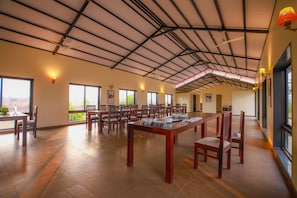 Restaurant - V Resorts Mridur Vaitarna (Trimbak)