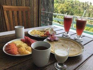 Daily continental breakfast (IDR 100000 per person) - Villa Suari I (Padangbai)