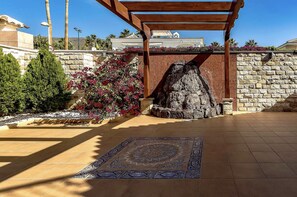 المنطقة المحيطة بالمنشأة