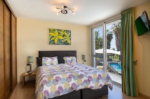 5 bedrooms, in-room safe, iron/ironing board, free WiFi